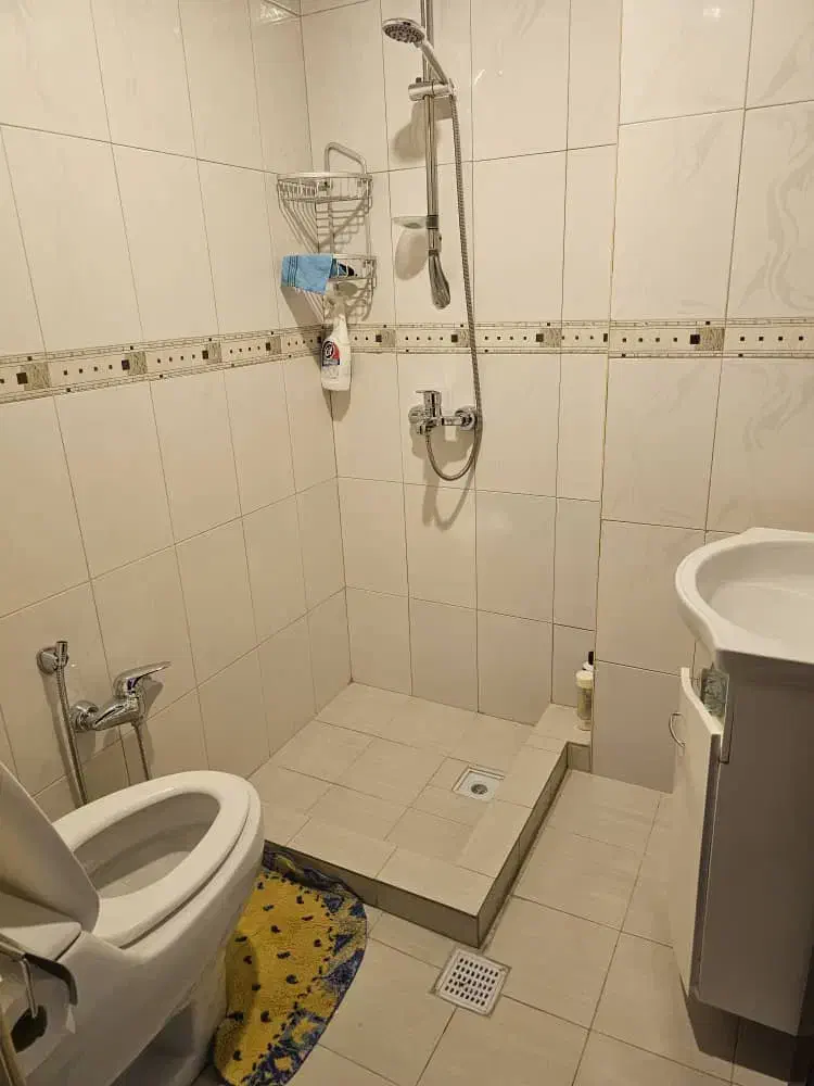 ظفر/ 120 متر/ 3 خواب/ امکانات کامل/ 10 ساله