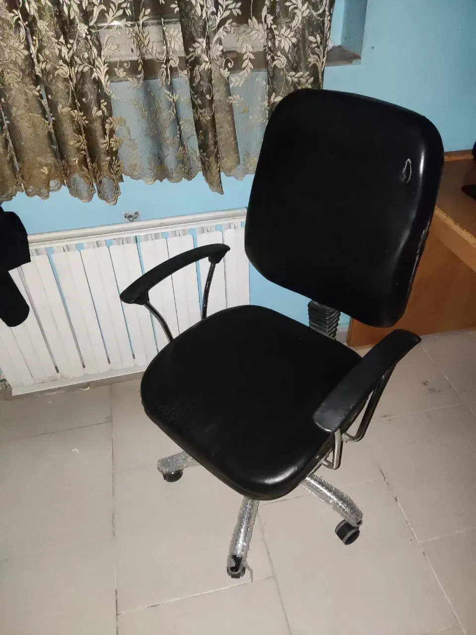 صندلی اداری|صندلی و نیمکت|تهران, جوانمردان (اندیشه)|دیوار