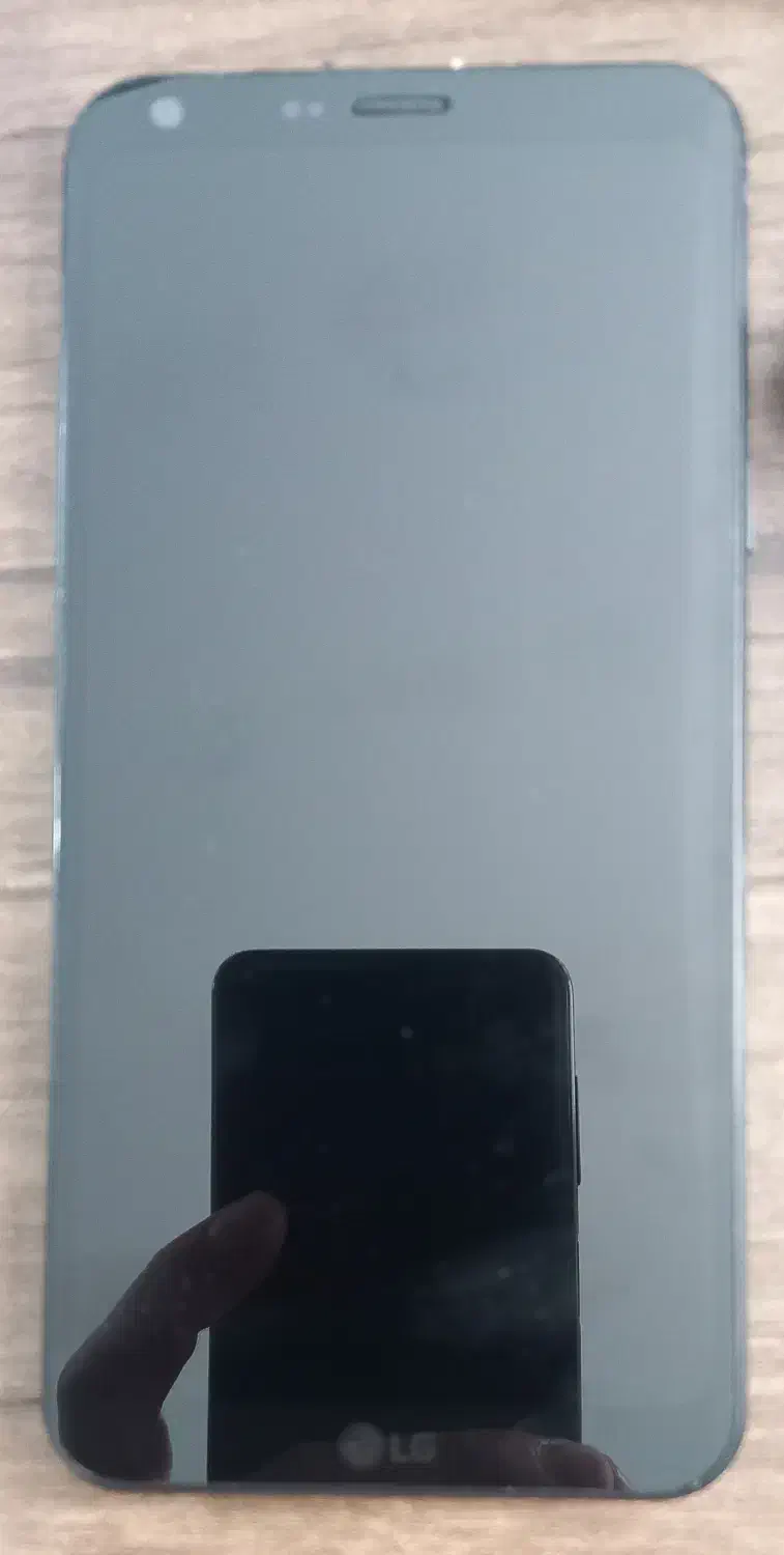 صفحه کامل گوشی LG Q6 با فریم و قطعات جانبی سالم|لوازم جانبی موبایل و تبلت|تهران, سهروردی|دیوار