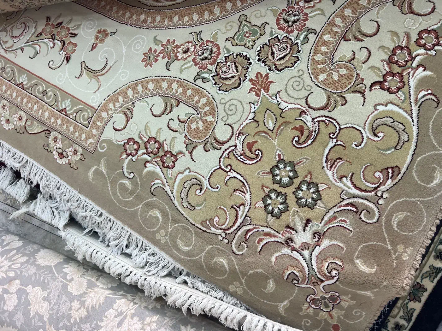 فرش دست دوم زهک کنار داروخانه شبانه روزی|فرش|زهک, |دیوار