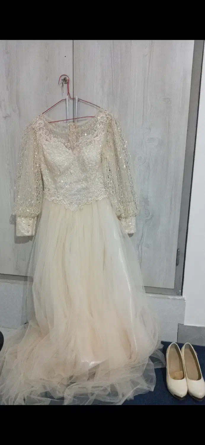 لباس مجلسی|لباس|بزینه رود, |دیوار