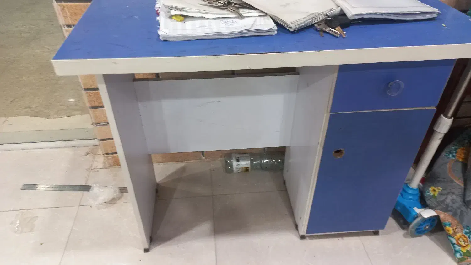 میز مطالعه به علت کمبودجا|میز تحریر و کامپیوتر|دهدشت, |دیوار