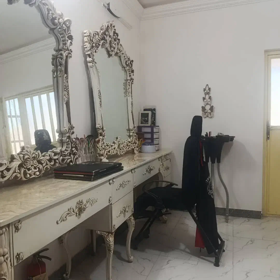 لوازم آرایشگاه زنانه نو|آرایشگاه و سالن‌های زیبایی|اراک, |دیوار