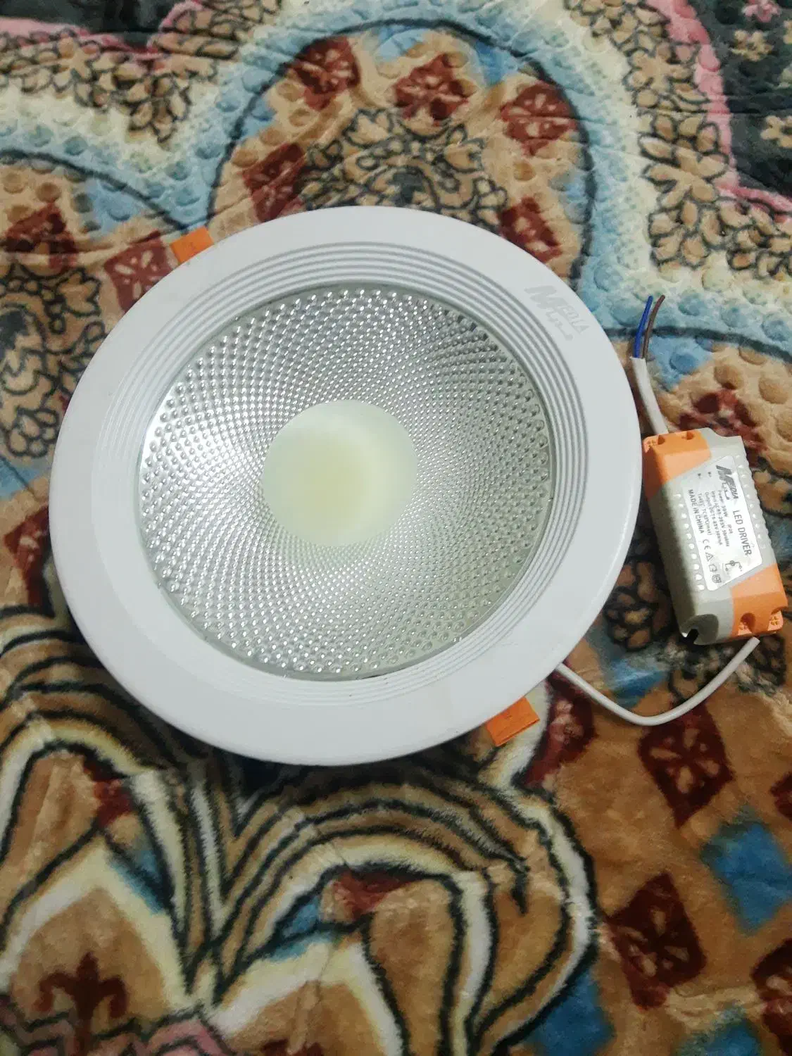 لامپ تو کار 30وات وپرژکتور متحرک برای 50وات خارجی|لامپ و چراغ|عسلویه, |دیوار