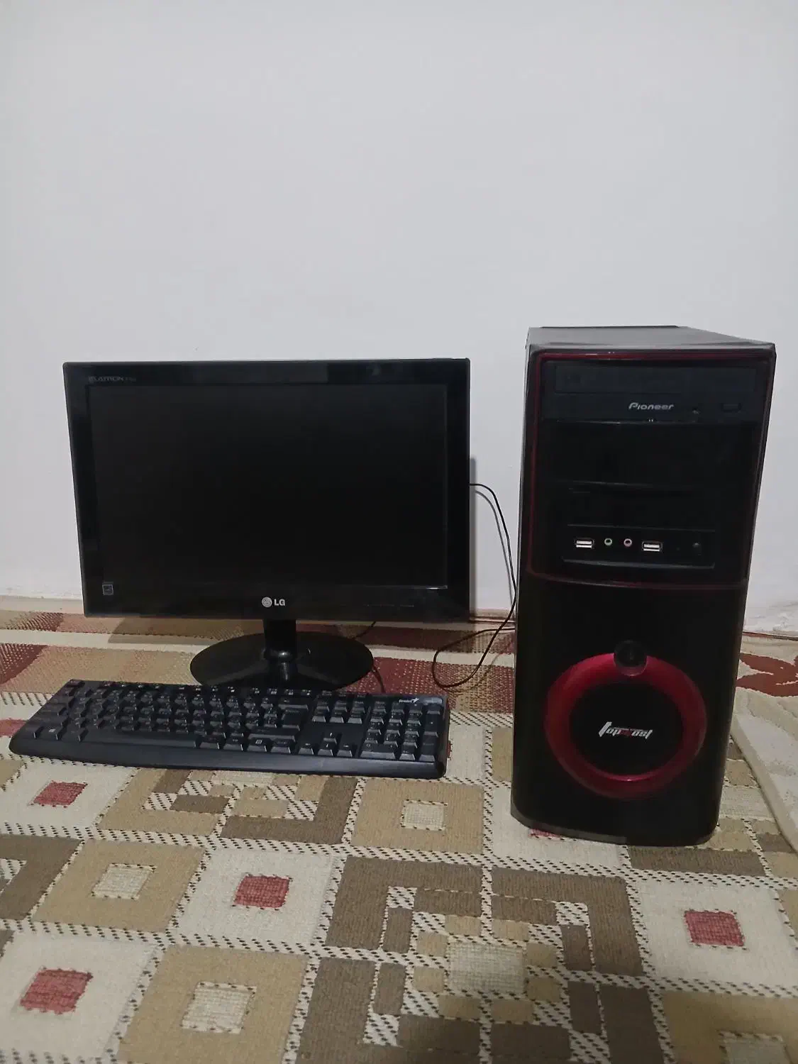 کامپیوتر قدرتمندDDR3 رم 4 هارد 500 مانیتور 19 LED|رایانه رومیزی|زنجان, |دیوار