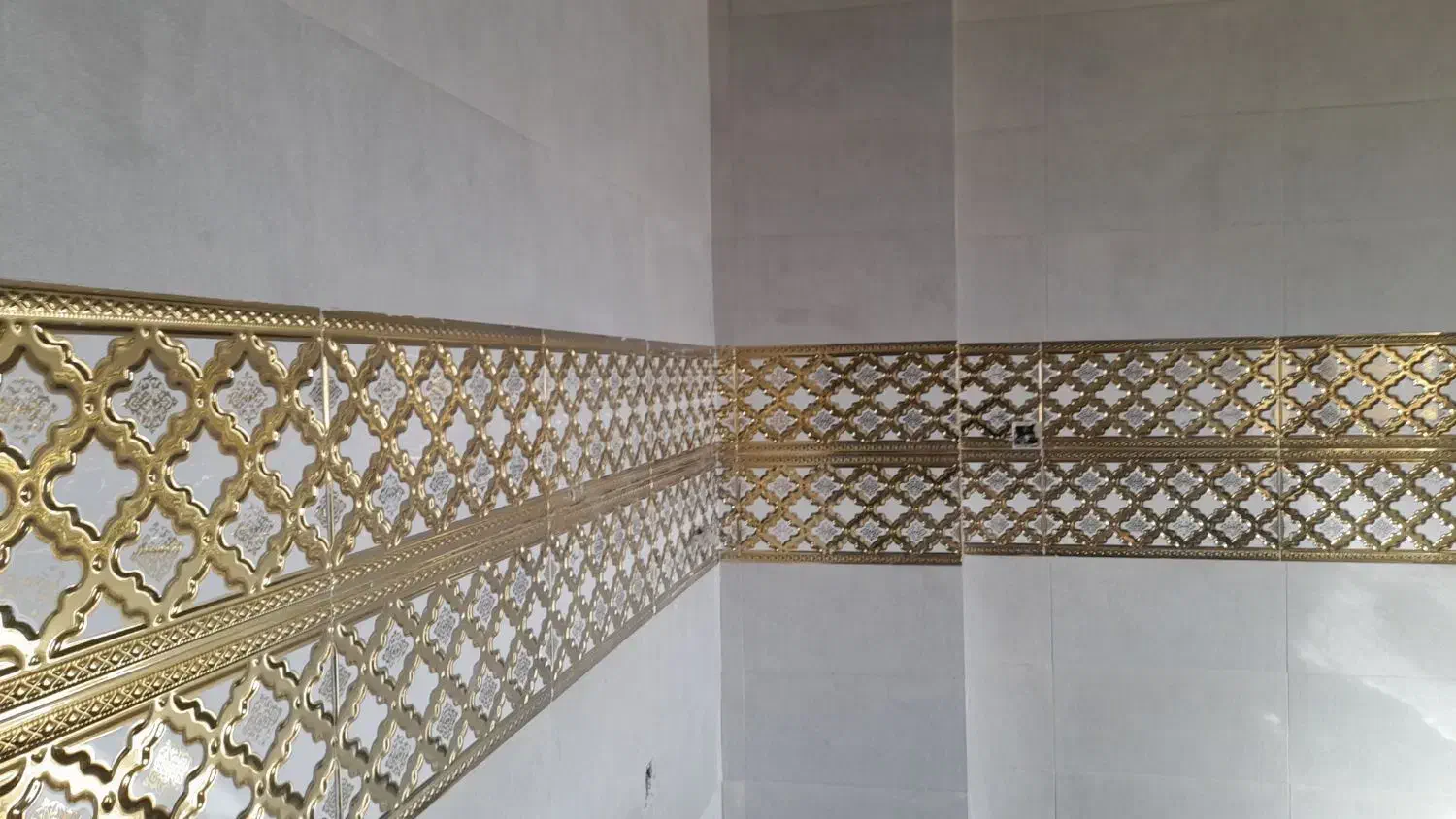 کاشی کاری سرامیک کاری|خدمات پیشه و مهارت|بیرجند, |دیوار