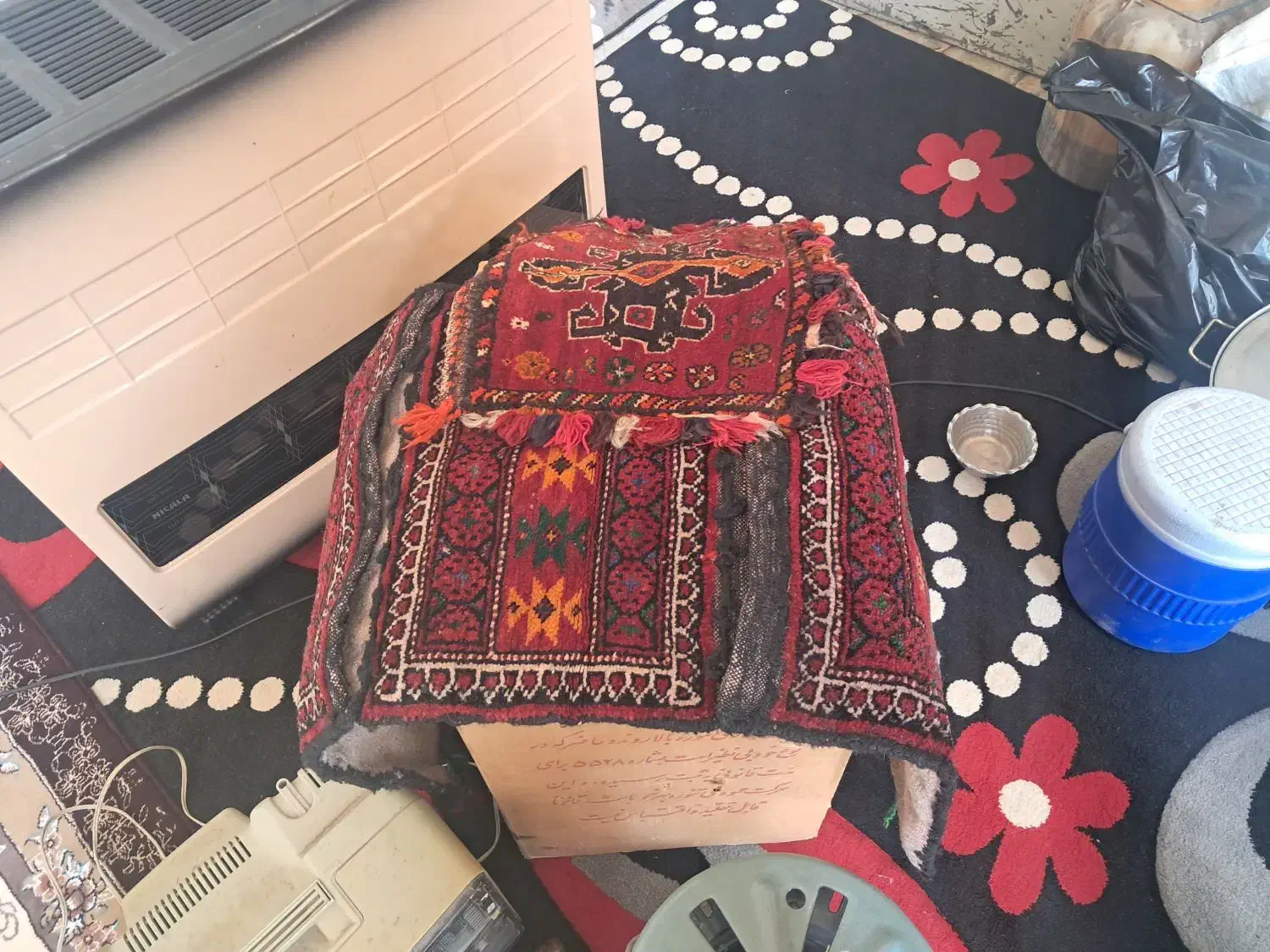 مقداری وسیله عتیقه و انتیک|کلکسیون اشیاء عتیقه|مبارکه, |دیوار