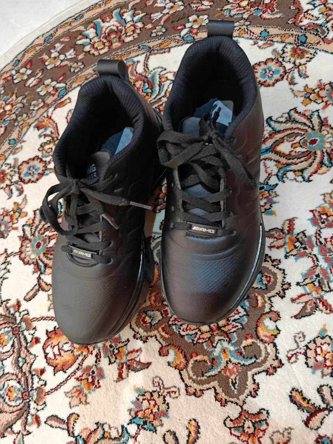 کفش کتانی|کیف، کفش، کمربند|پردیس, فاز ۳|دیوار