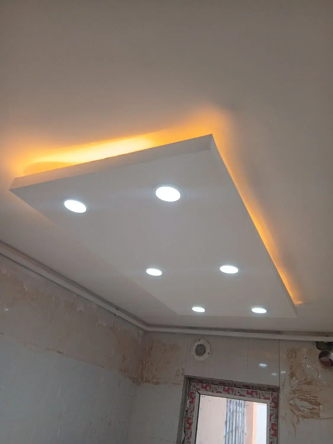 تاسیسات پکیج،شیرآلات و...|خدمات پیشه و مهارت|پرند, فاز ۶|دیوار