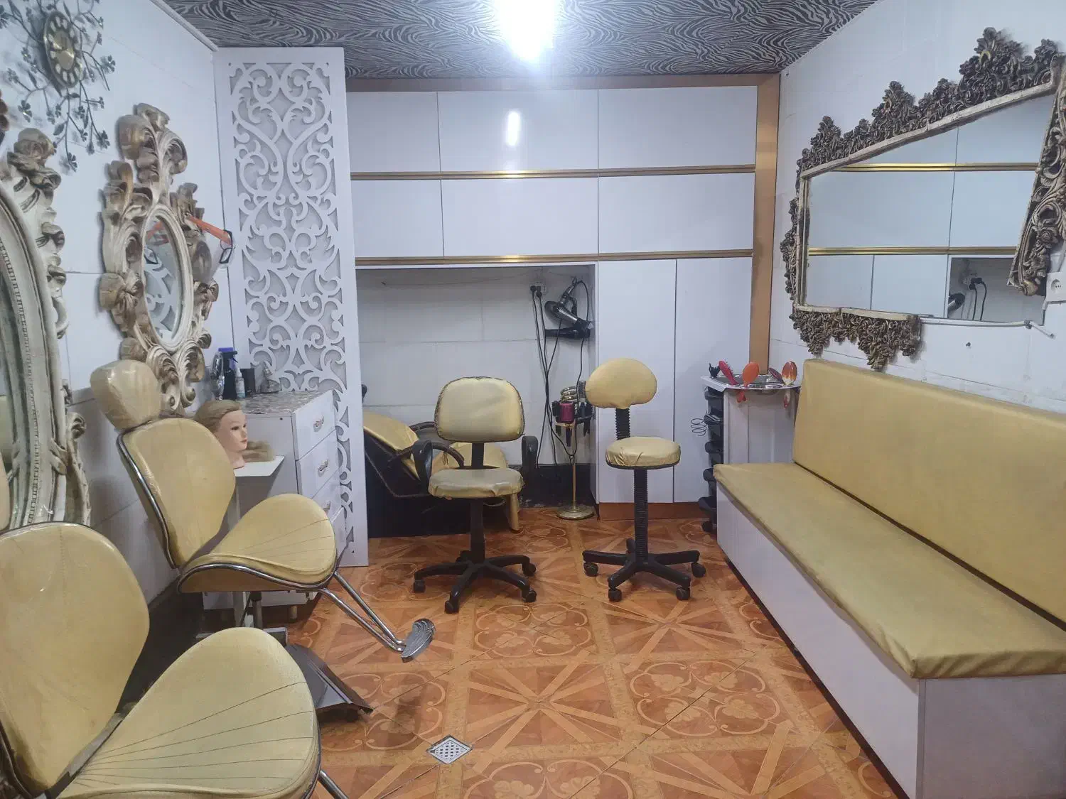 اجاره آرایشگاه دربست|آرایشگاه و سالن‌های زیبایی|اصفهان, خواجه عمید|دیوار