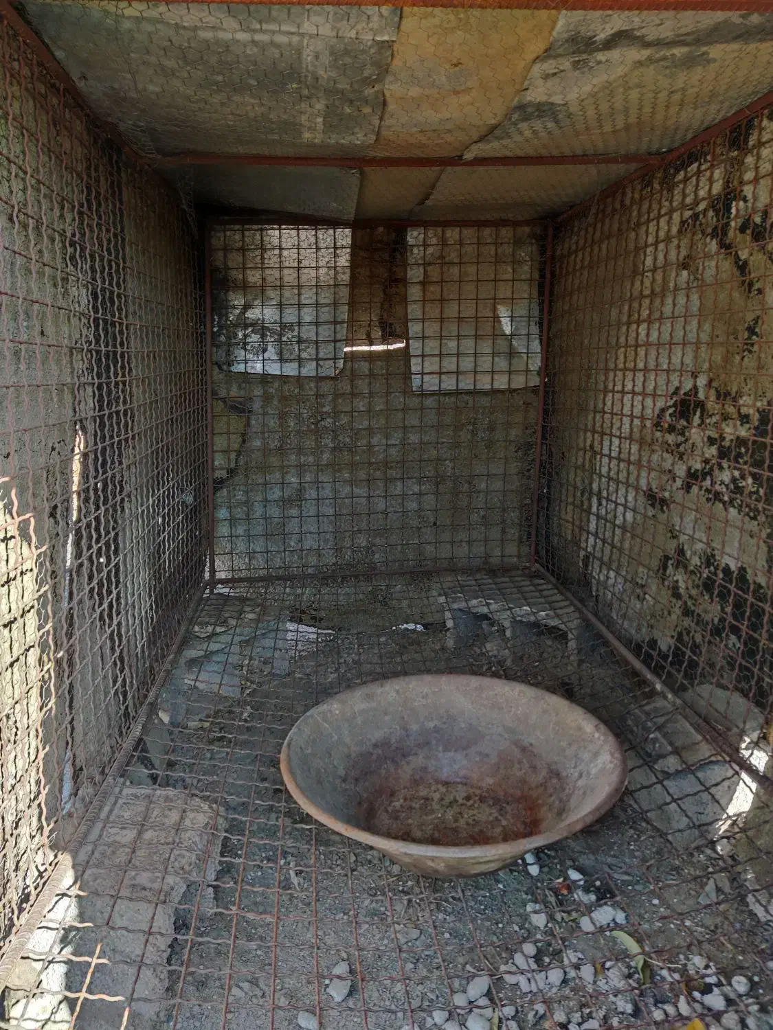 قفس آهنی بزرگ|لوازم جانبی حیوانات|سنندج, |دیوار