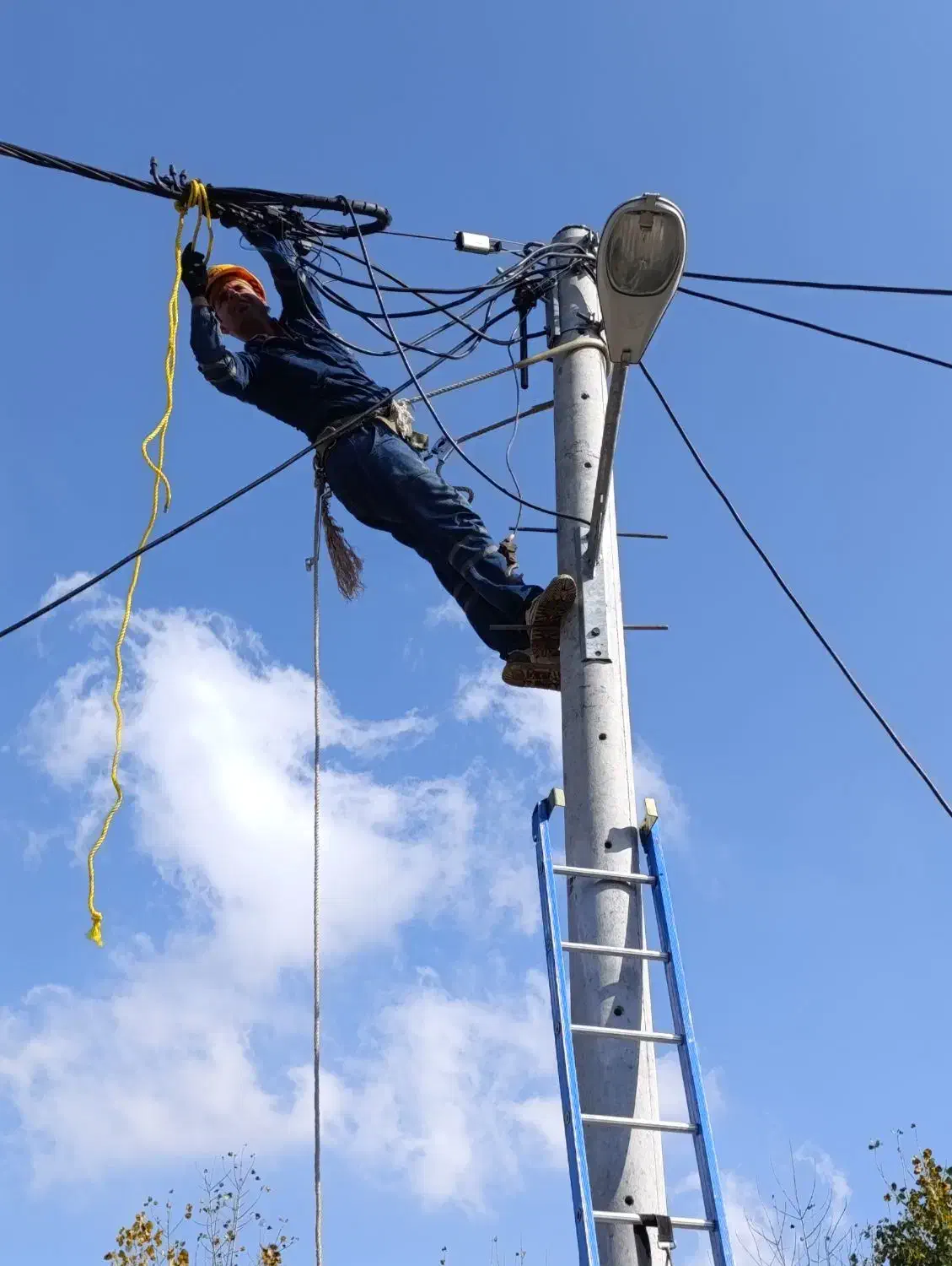 سیمبان اداره برق|استخدام صنعتی، فنی، مهندسی|آستانه اشرفیه, |دیوار