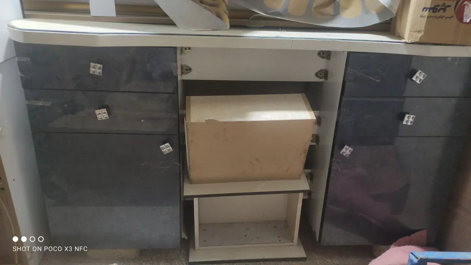 دکورسالن زیبای|آرایشگاه و سالن‌های زیبایی|رباط‌کریم, شترخوار|دیوار