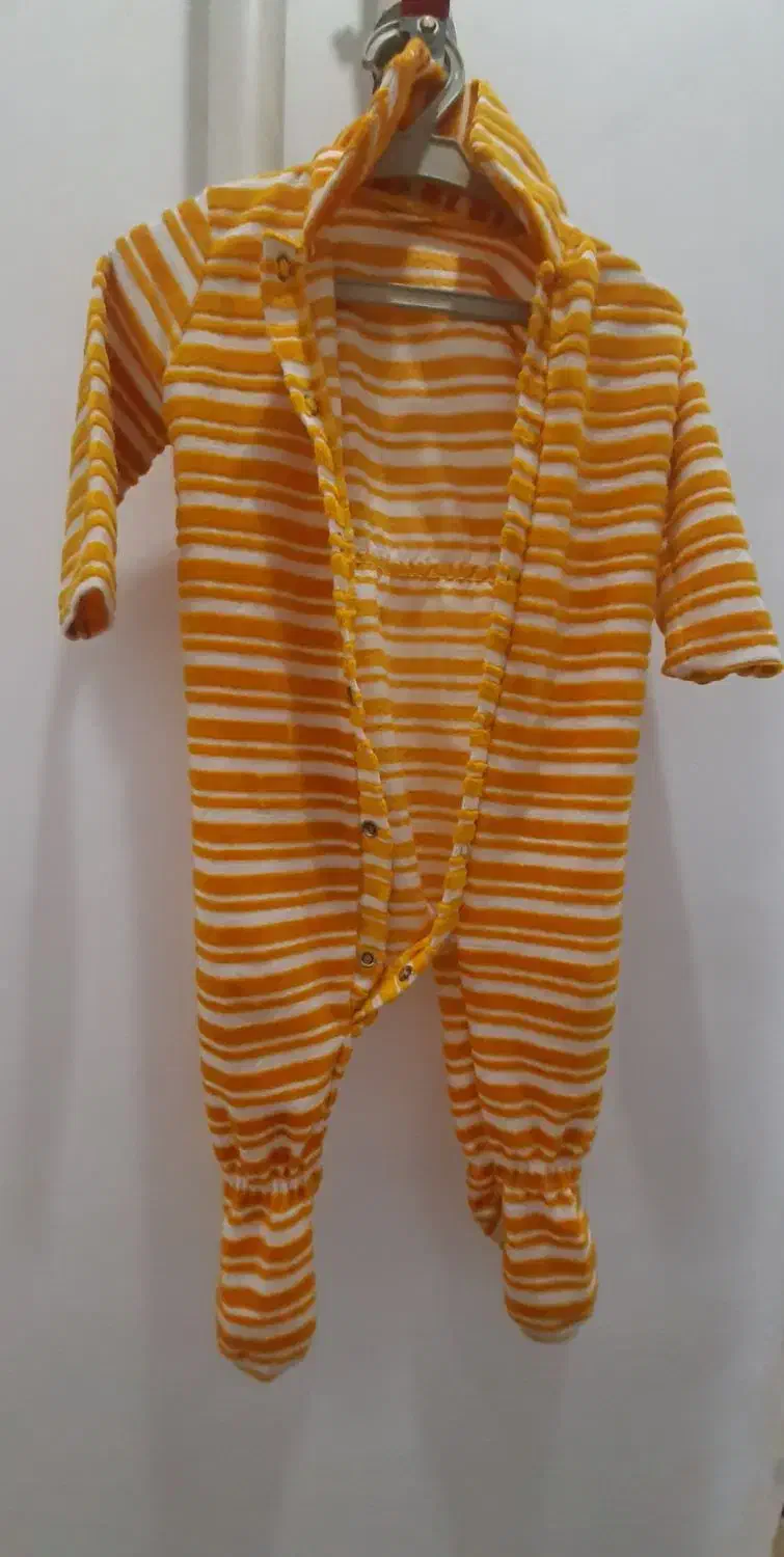 تعدادی لباس بچه|کفش و لباس بچه|همدان, |دیوار