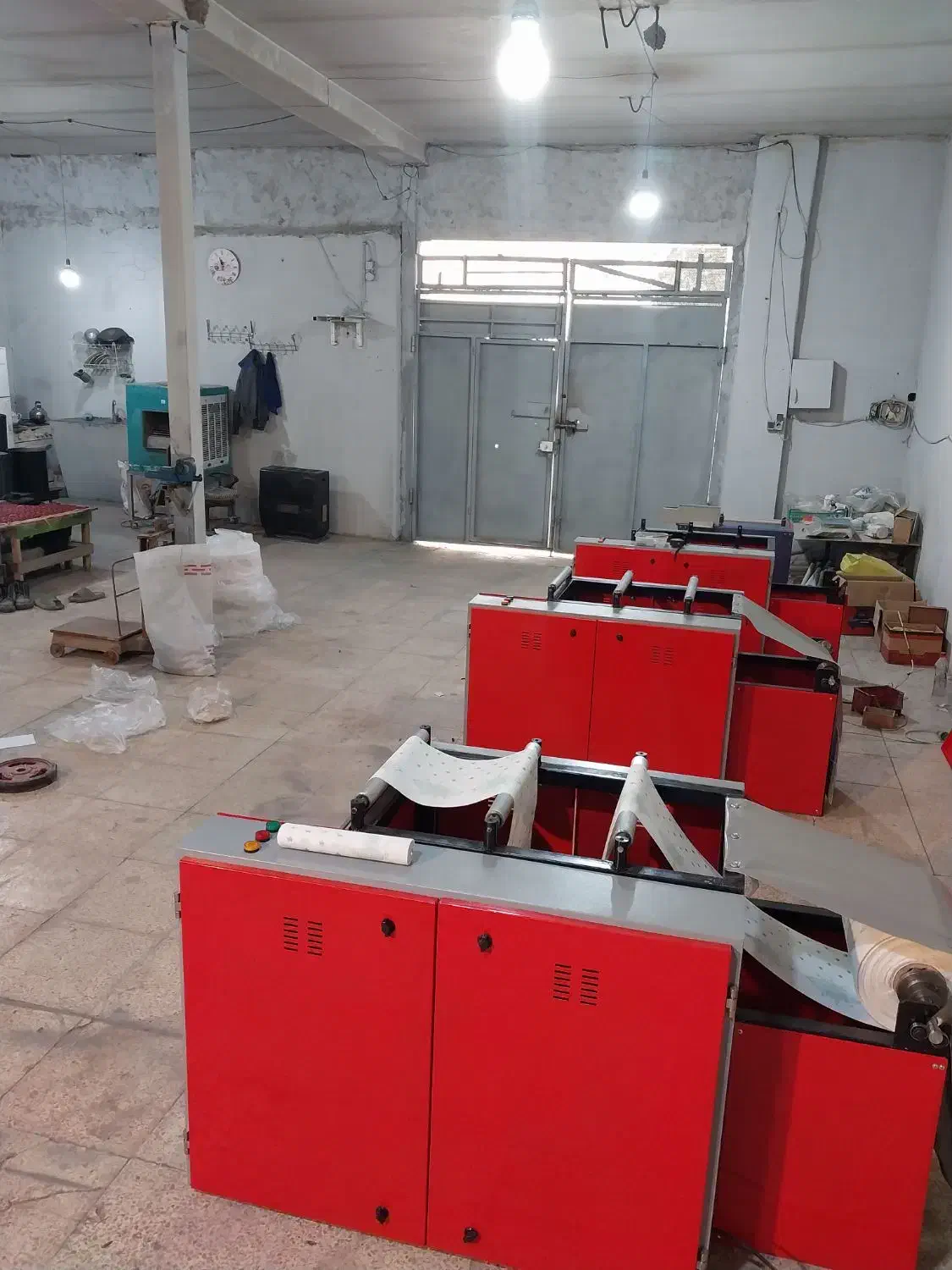 تولیدکننده دستگاه رول کن سفره یک بار مصرف ۳کاره|ماشینآلات صنعتی|ورامین, خیر آباد|دیوار