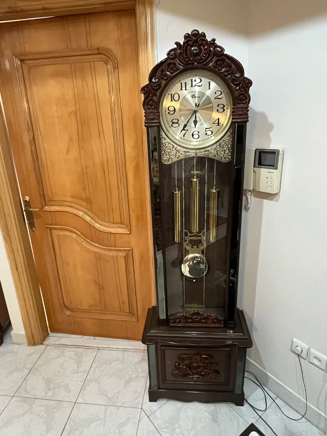 ساعت پایه دار پاندولی تمیز|ساعت دیواری و تزئینی|اصفهان, مرداویج|دیوار