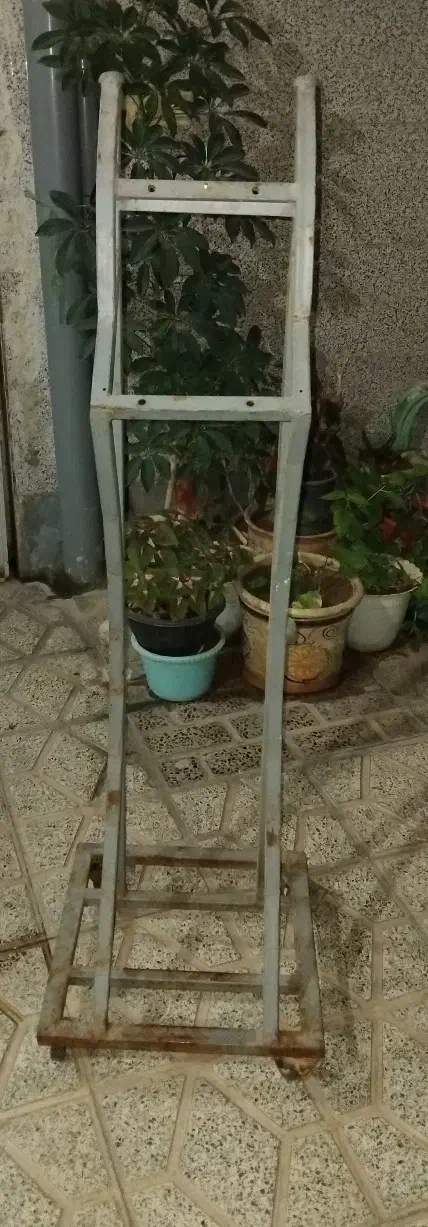 پایه آهنی|صندلی و نیمکت|نظرآباد, رسالت|دیوار