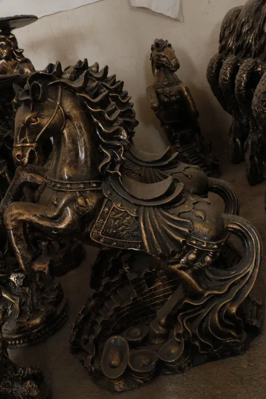 حراج محدود مجسمه های گچی به قیمت چیپس وپفک|مجسمه، تندیس، ماکت|آران و بیدگل, |دیوار