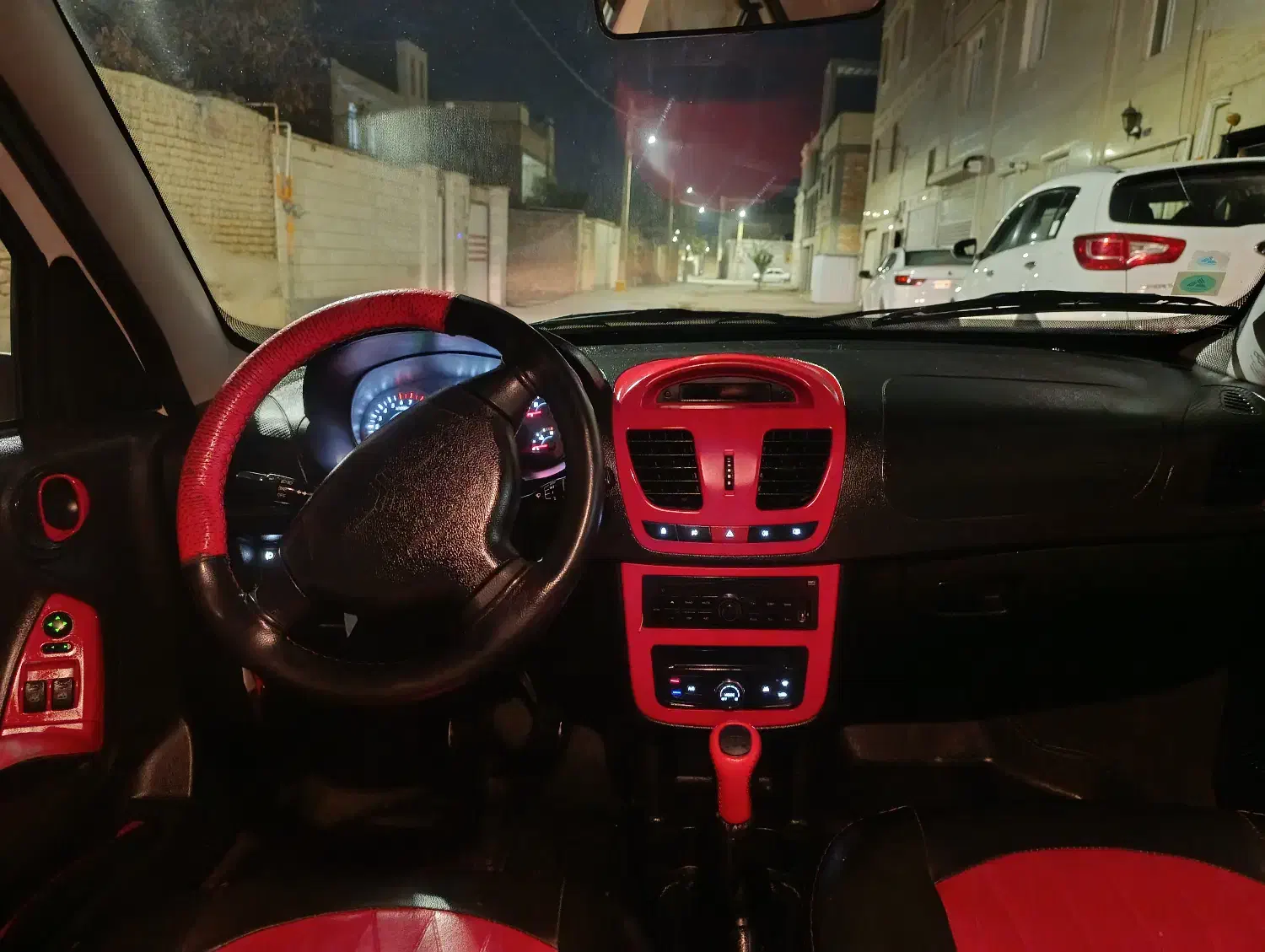 کوییک r سفید قرمز مدل 99|خودرو سواری و وانت|خمین, |دیوار