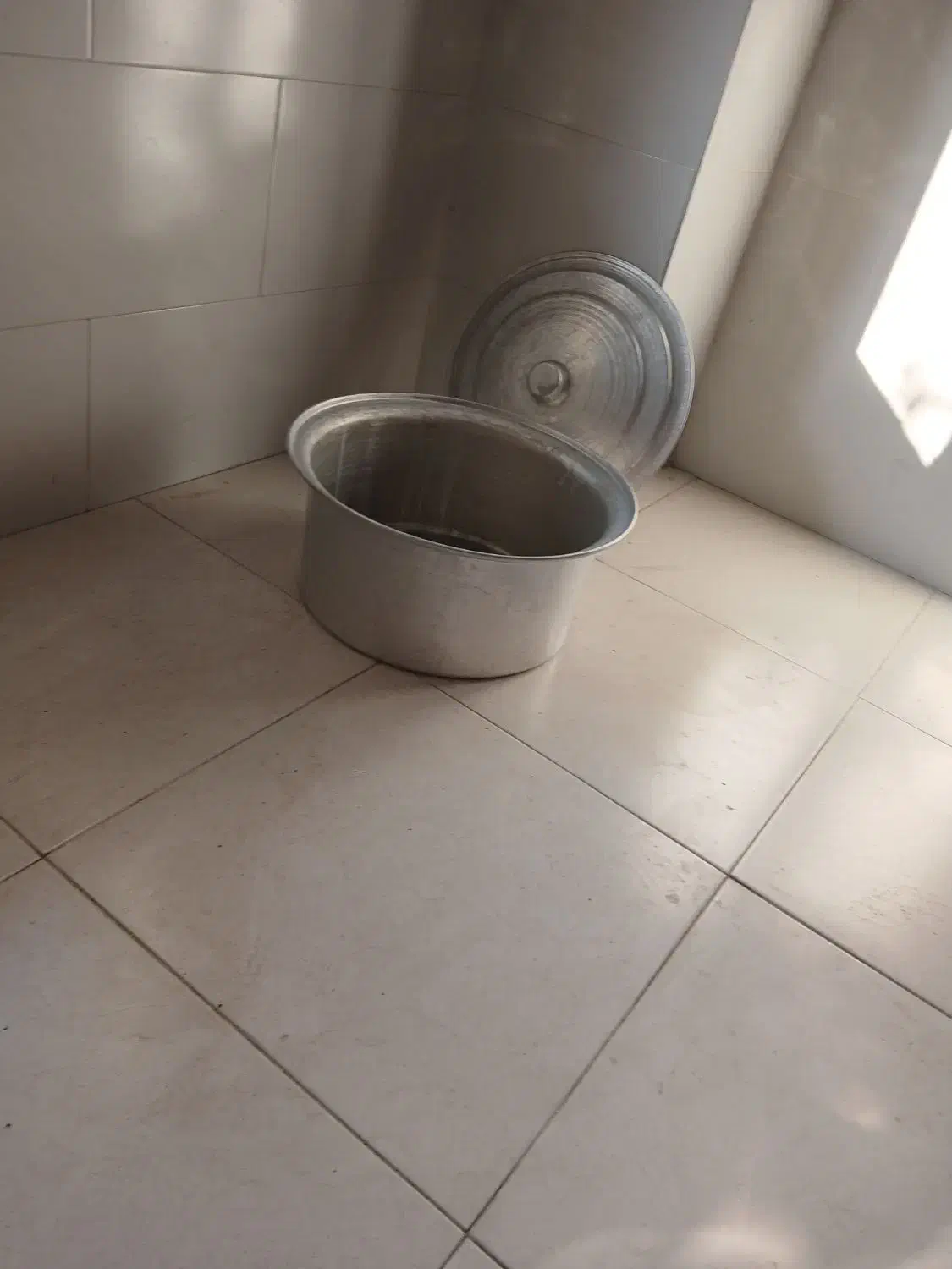 قابلمه ( ارتفاع ۲۰ و قطر ۴۰ )|ظروف پختوپز|تبریز, |دیوار