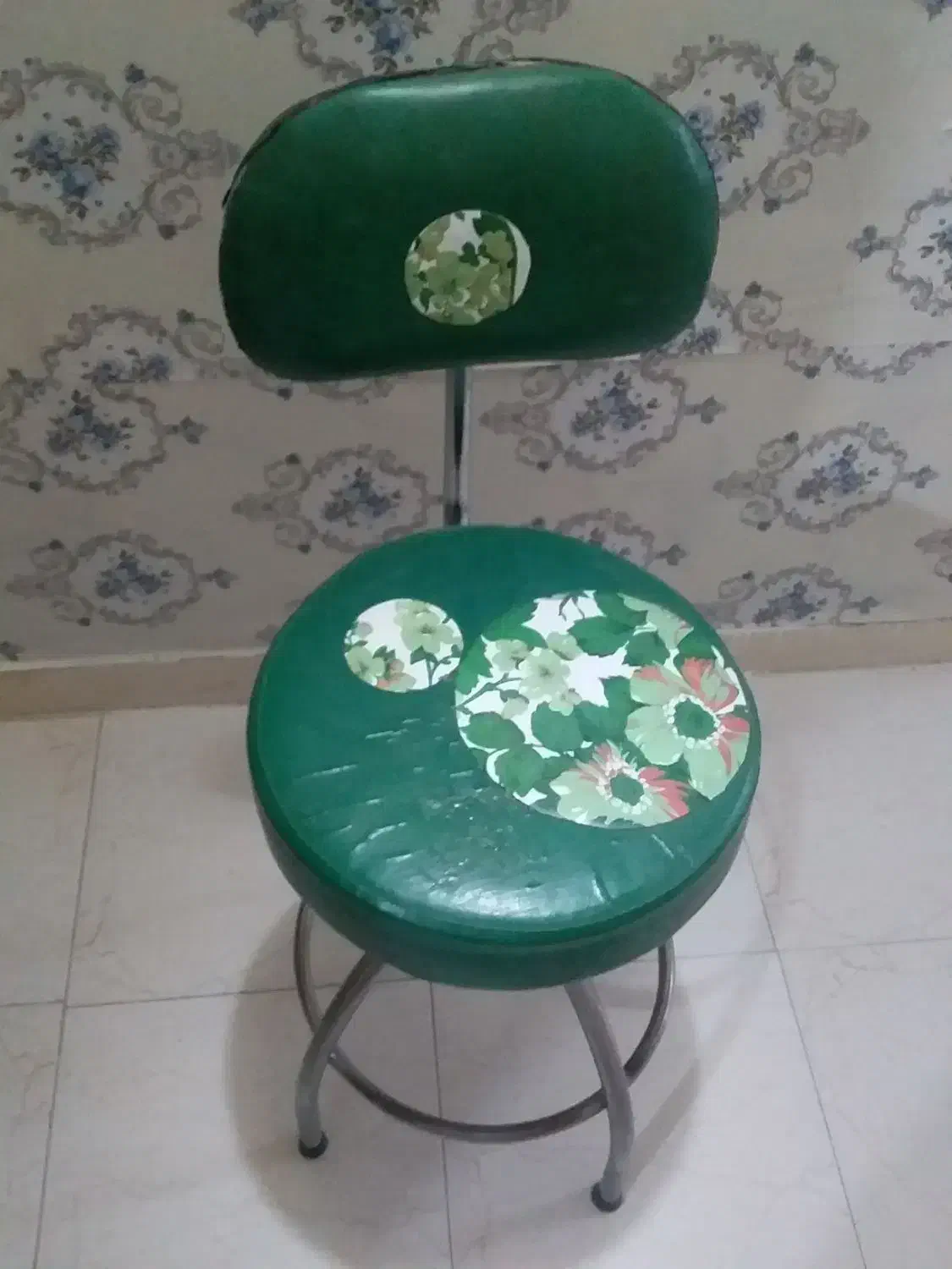 صندلی چرخشی کارکرده تمیزفقط معاوضه|صندلی و نیمکت|هشتگرد, فاز ۲ مهستان|دیوار