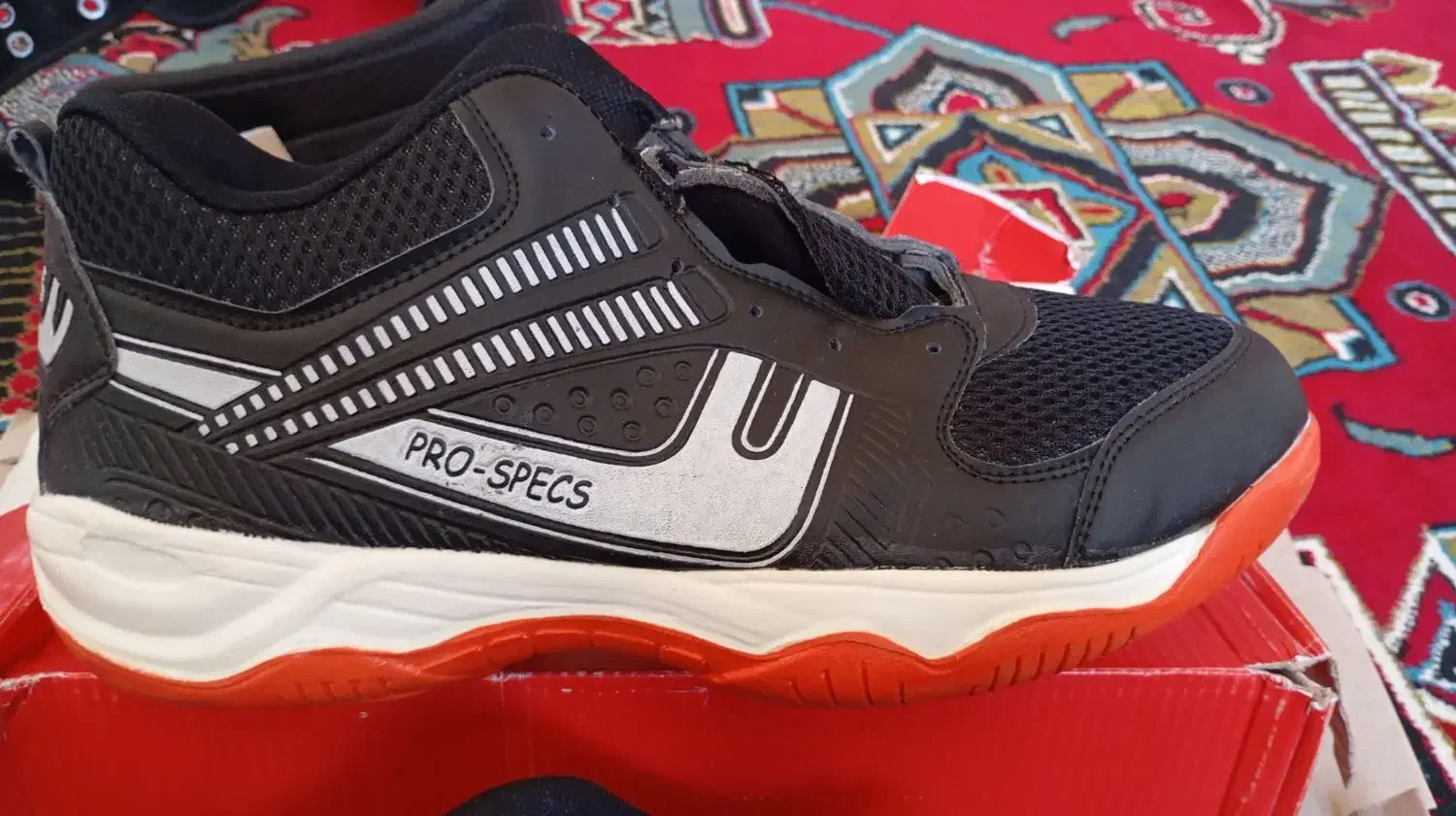 کتونی ورزشی و کمربند ورزشی|تجهیزات ورزشی|ازنا, |دیوار