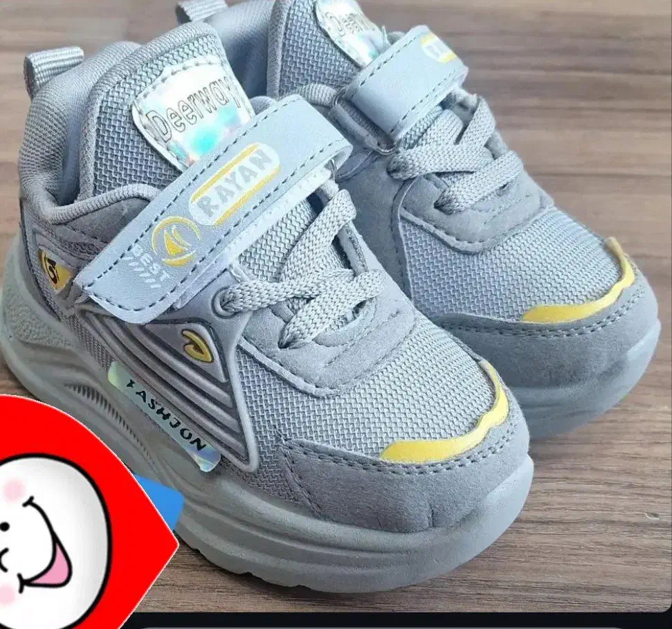 حراجی کفش و لباس بچه گانه|کفش و لباس بچه|زاهدان, |دیوار