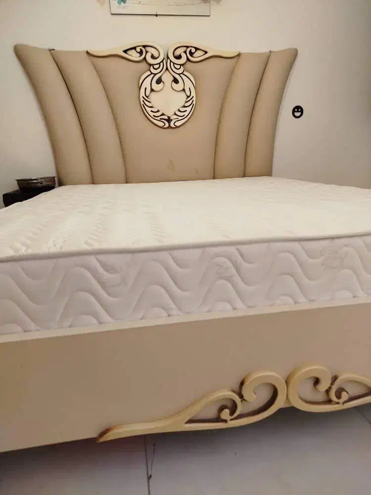 تخت خواب دو نفره|تخت و سرویس خواب|اندیشه, اندیشه فاز ۵|دیوار