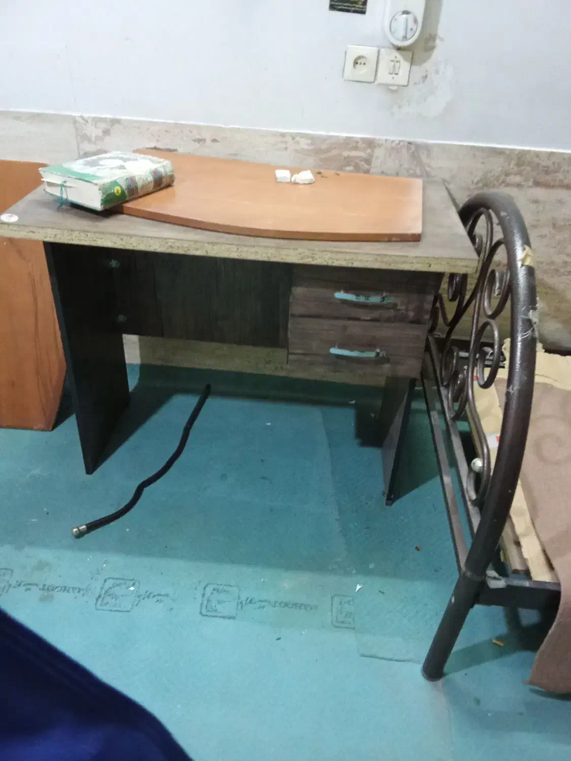 میز تحریر کامپیوتری|میز تحریر و کامپیوتر|قم, شهر قائم|دیوار