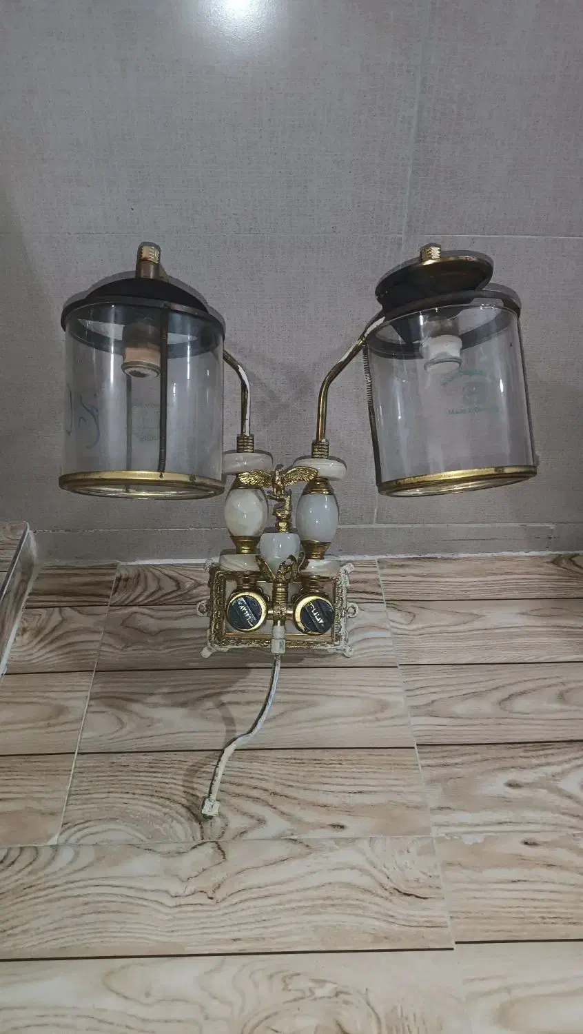 چراغ روشنایی گازی دو شعله برنجی آلمانی عتیقه|کلکسیون اشیاء عتیقه|اردبیل, |دیوار