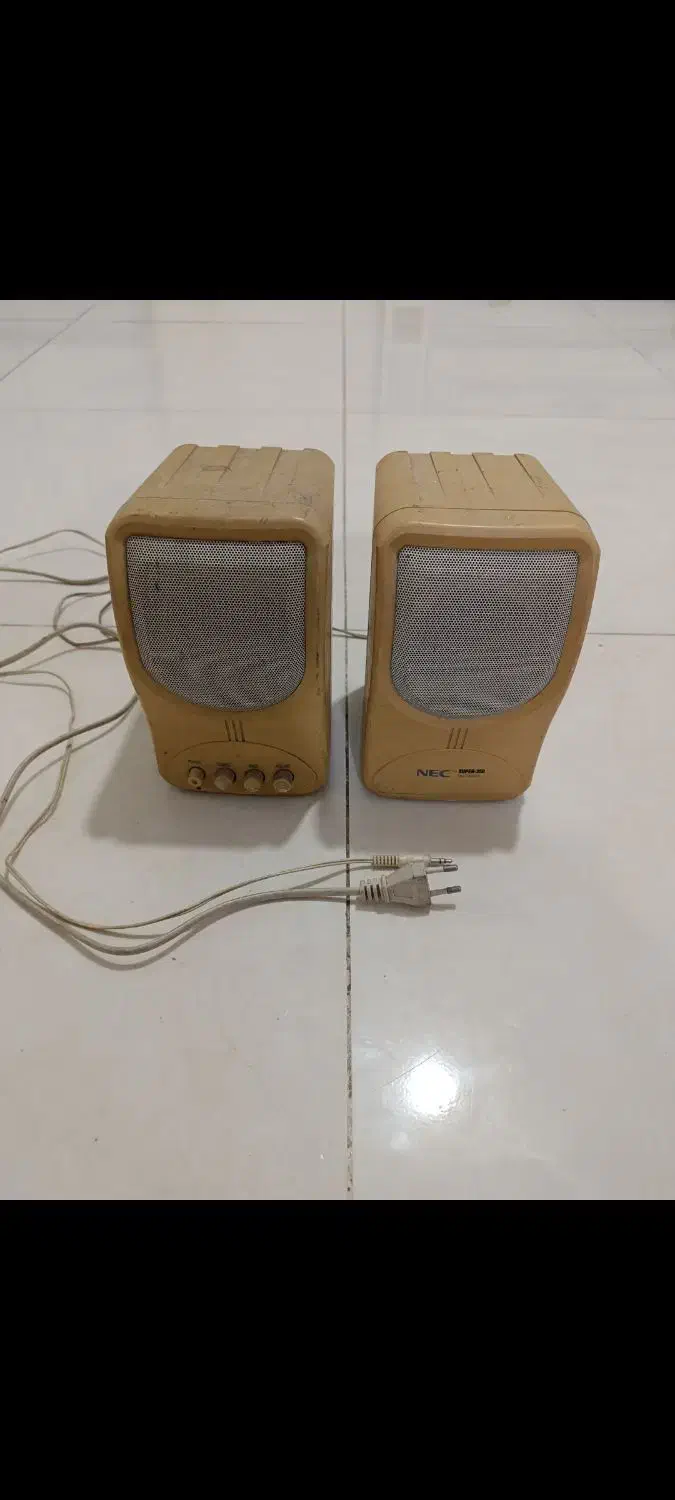 اسپیکر قدیمی با کیفیت|قطعات و لوازم جانبی رایانه|مشهد, احمدآباد|دیوار