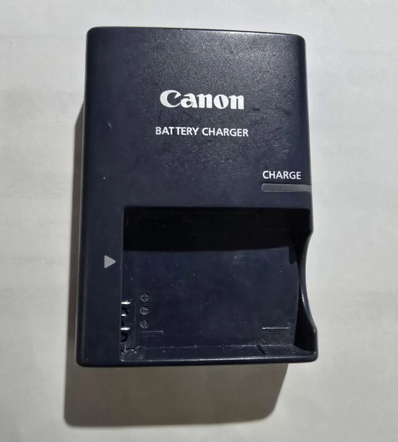 شارژ کن دوربین Canon فابریک|دوربین عکاسی و فیلم‌برداری|ارومیه, |دیوار