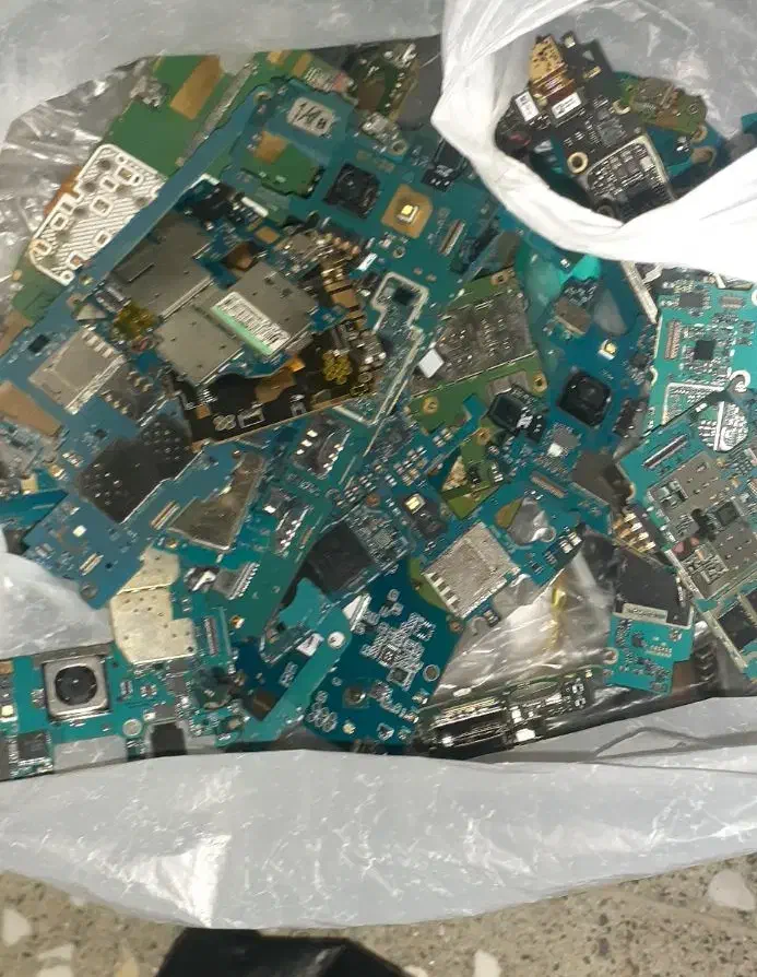 ضایعاتهای برد موبایل وکامپیوتر|لوازم جانبی موبایل و تبلت|قم, شاه ابراهیم|دیوار