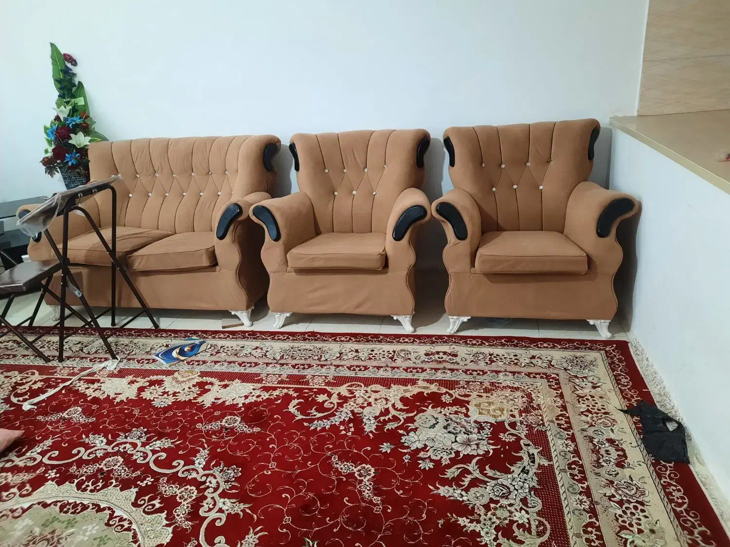 مبل بدون پارگی و شکستگی|مبلمان خانگی و میز عسلی|چناران, |دیوار