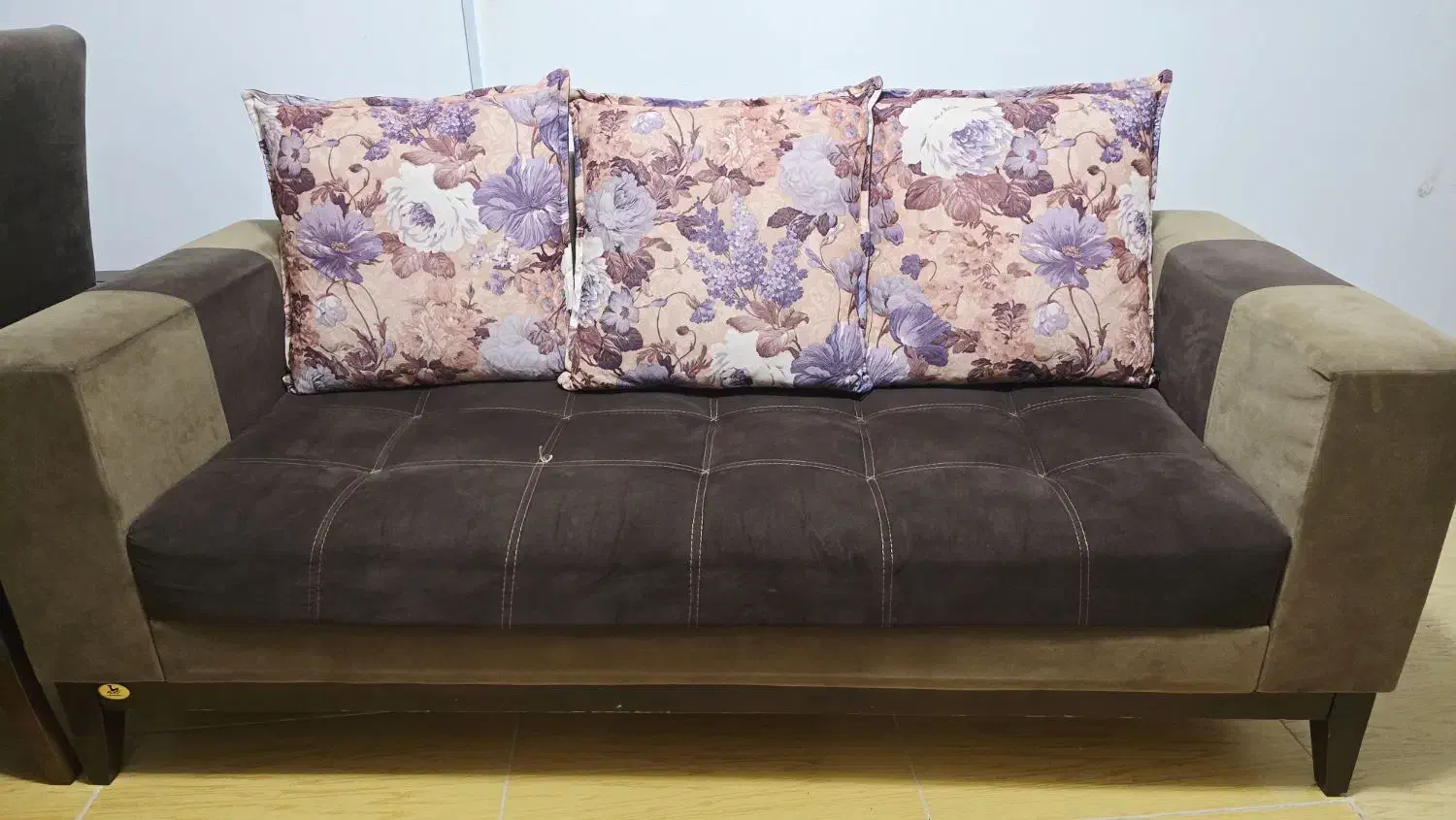 مبل ۷نفره راحتی|مبلمان خانگی و میز عسلی|لاهیجان, مهرگان|دیوار