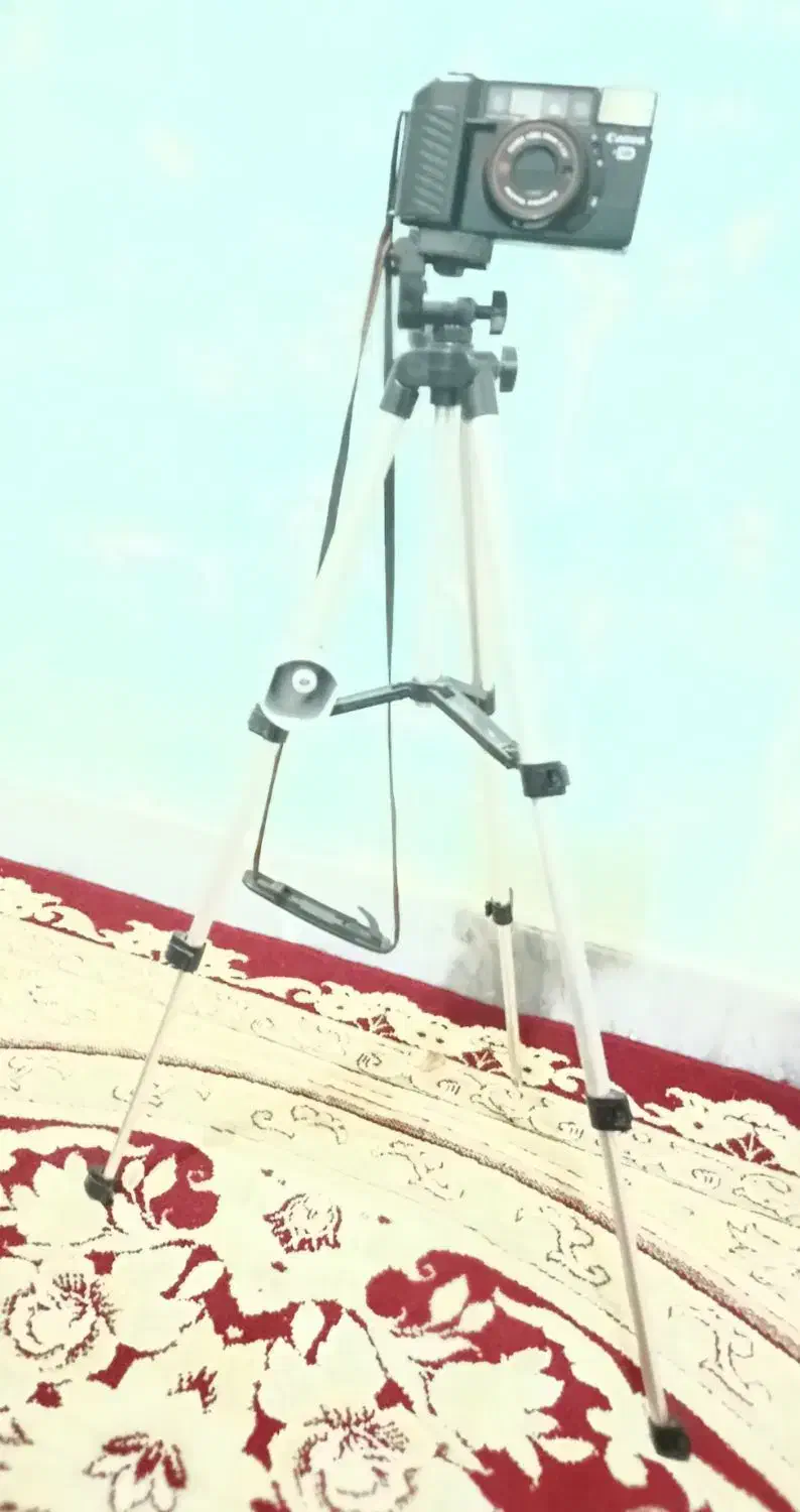 دوربین canon  با سه پایه|دوربین عکاسی و فیلم‌برداری|خرم‌آباد, |دیوار