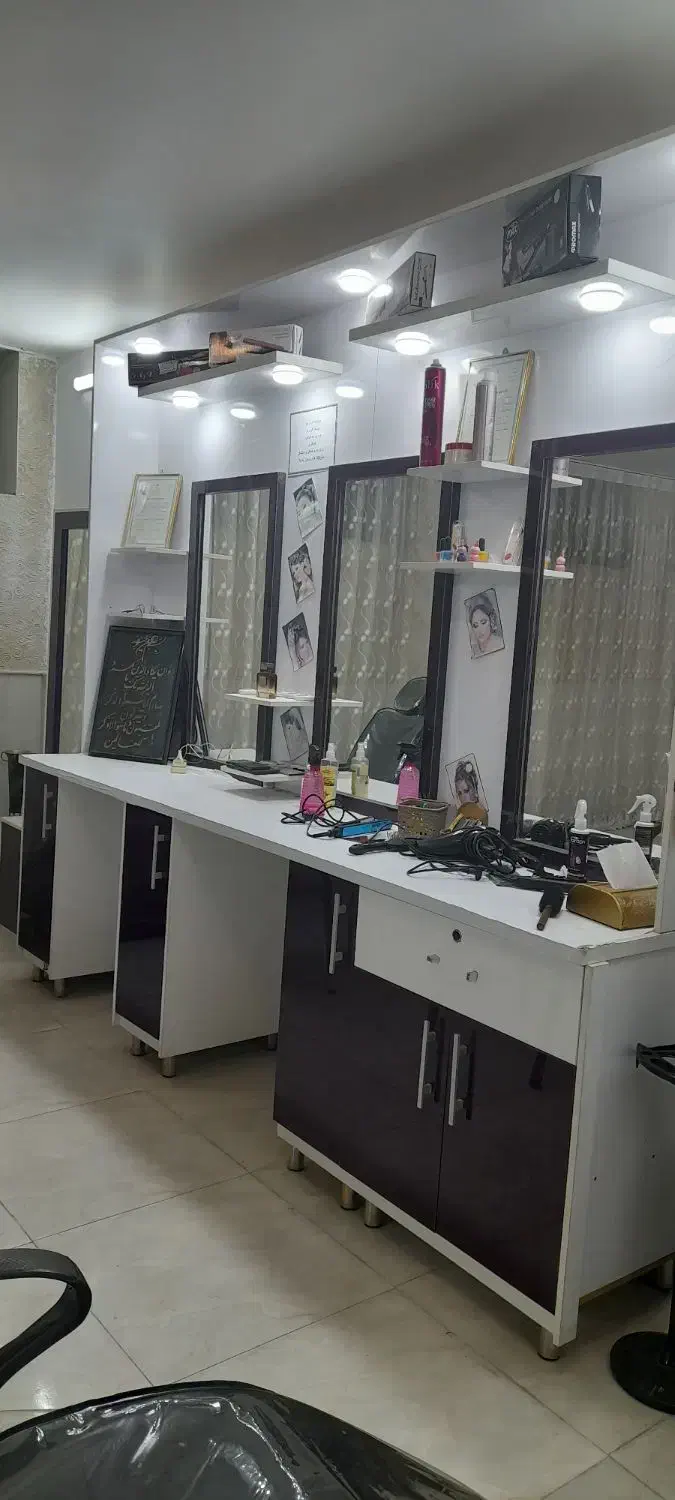 دکور|آرایشگاه و سالن‌های زیبایی|قم, باجک یک|دیوار