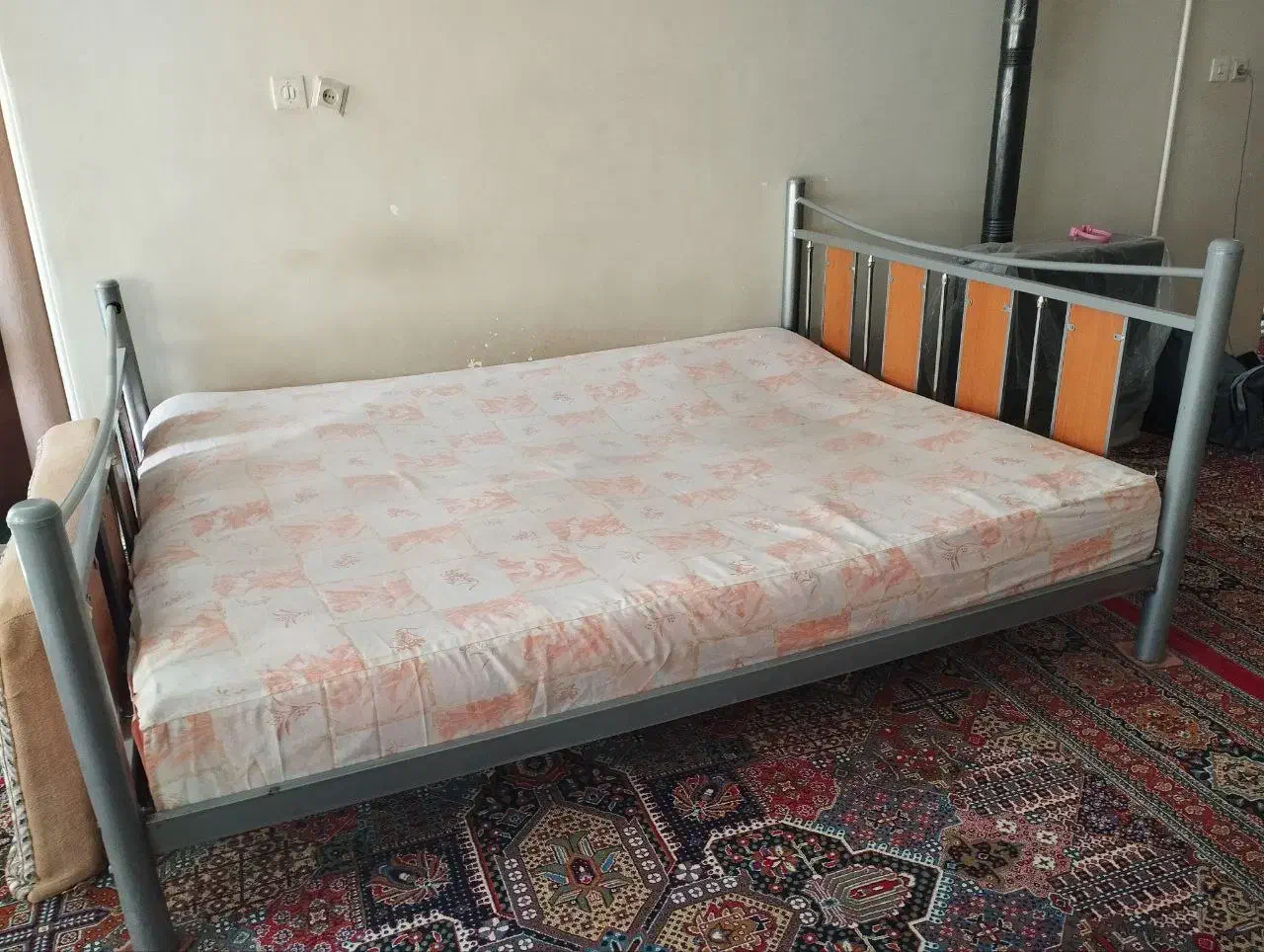 تخت خواب فلزی دو نفره|تخت و سرویس خواب|ایوان, |دیوار