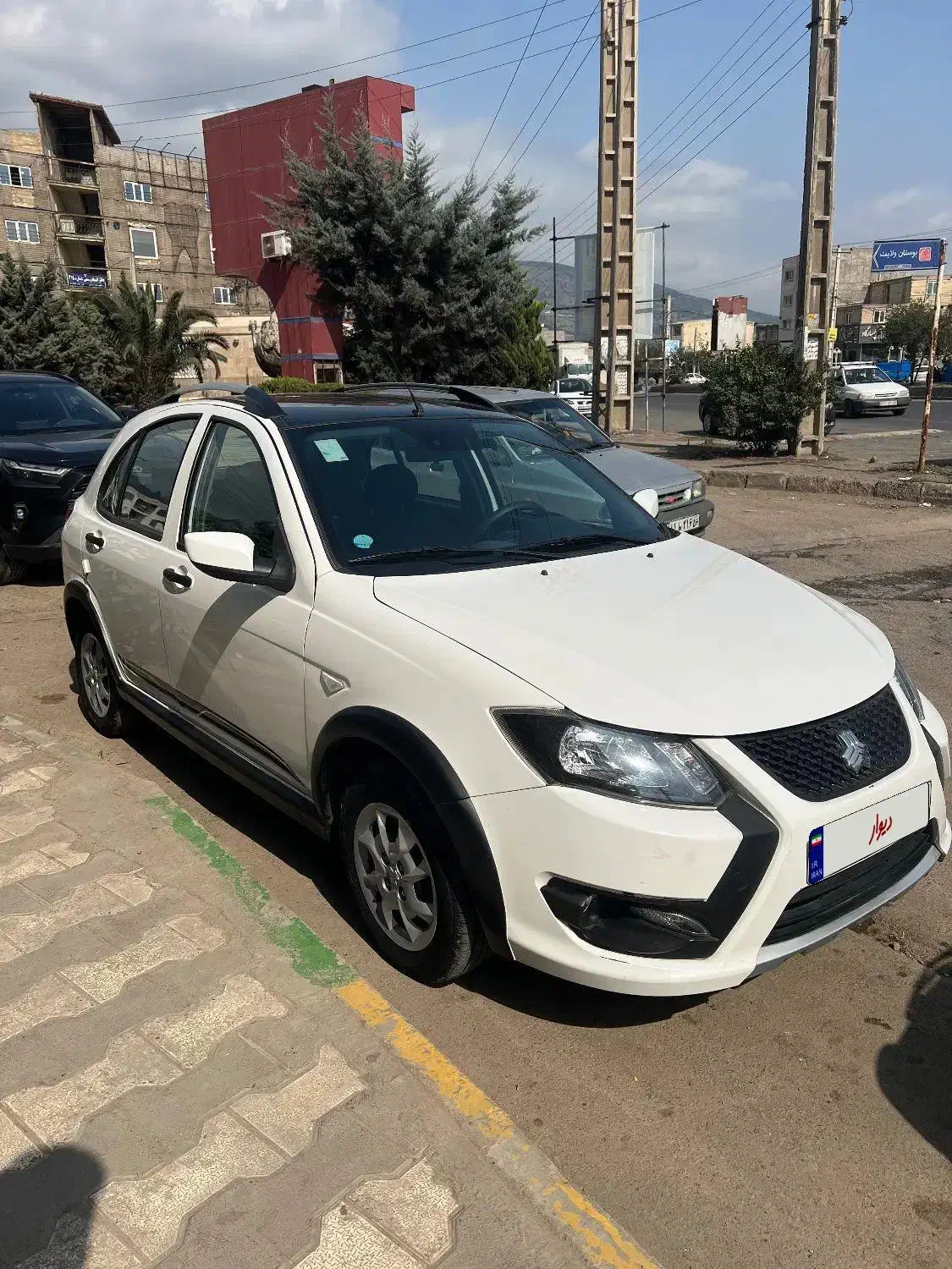 کوییکr|خودرو سواری و وانت|رشت, باهنر|دیوار