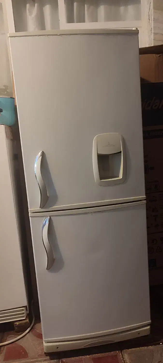 یخچال|یخچال و فریزر|خوی, |دیوار