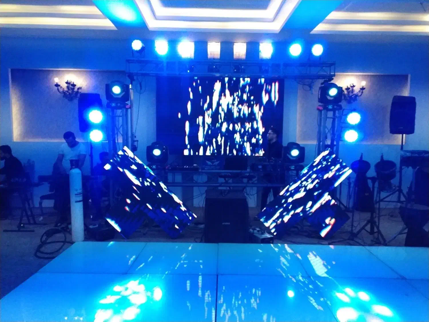 Dj(دیجی و بندموزیک زنده)BAAS Bandاصفهان|خدمات پذیرایی، مراسم|اصفهان, خانه اصفهان|دیوار