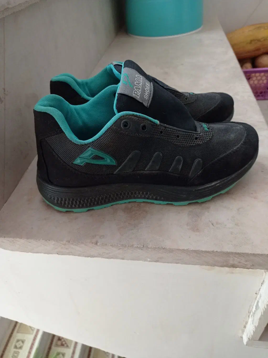 کتونی|کیف، کفش، کمربند|اراک, |دیوار