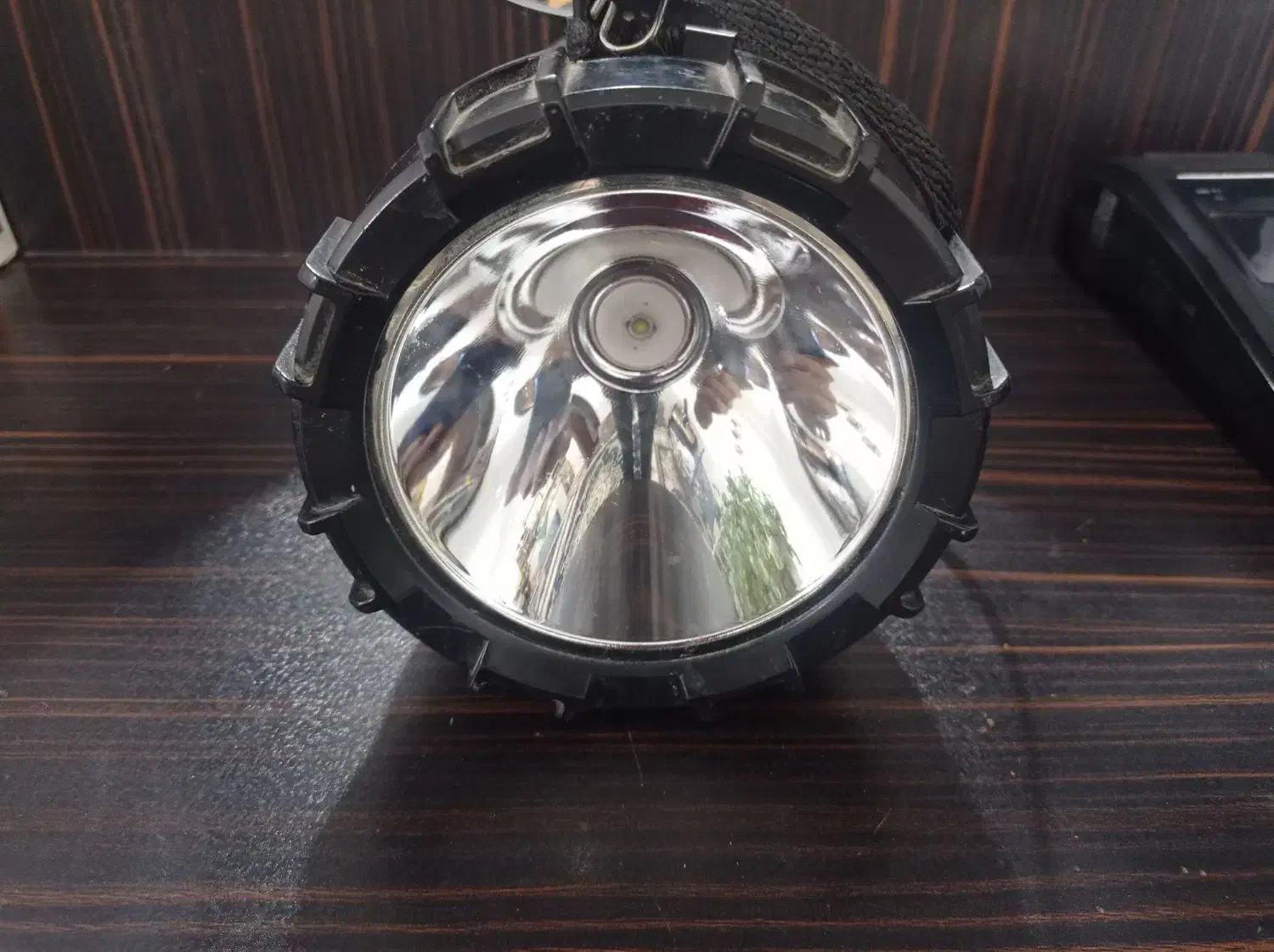 چراغ قوه نگهبانی|لامپ و چراغ|آیسک, |دیوار