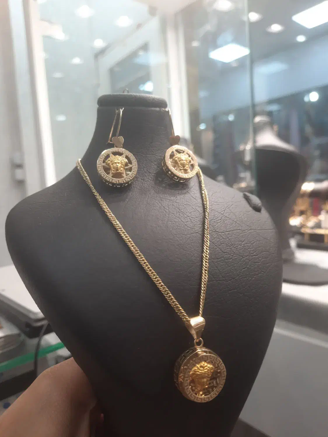 نیم ست ورساچه. فقط ۷ درصد|جواهرات|رحیم‌آباد, |دیوار