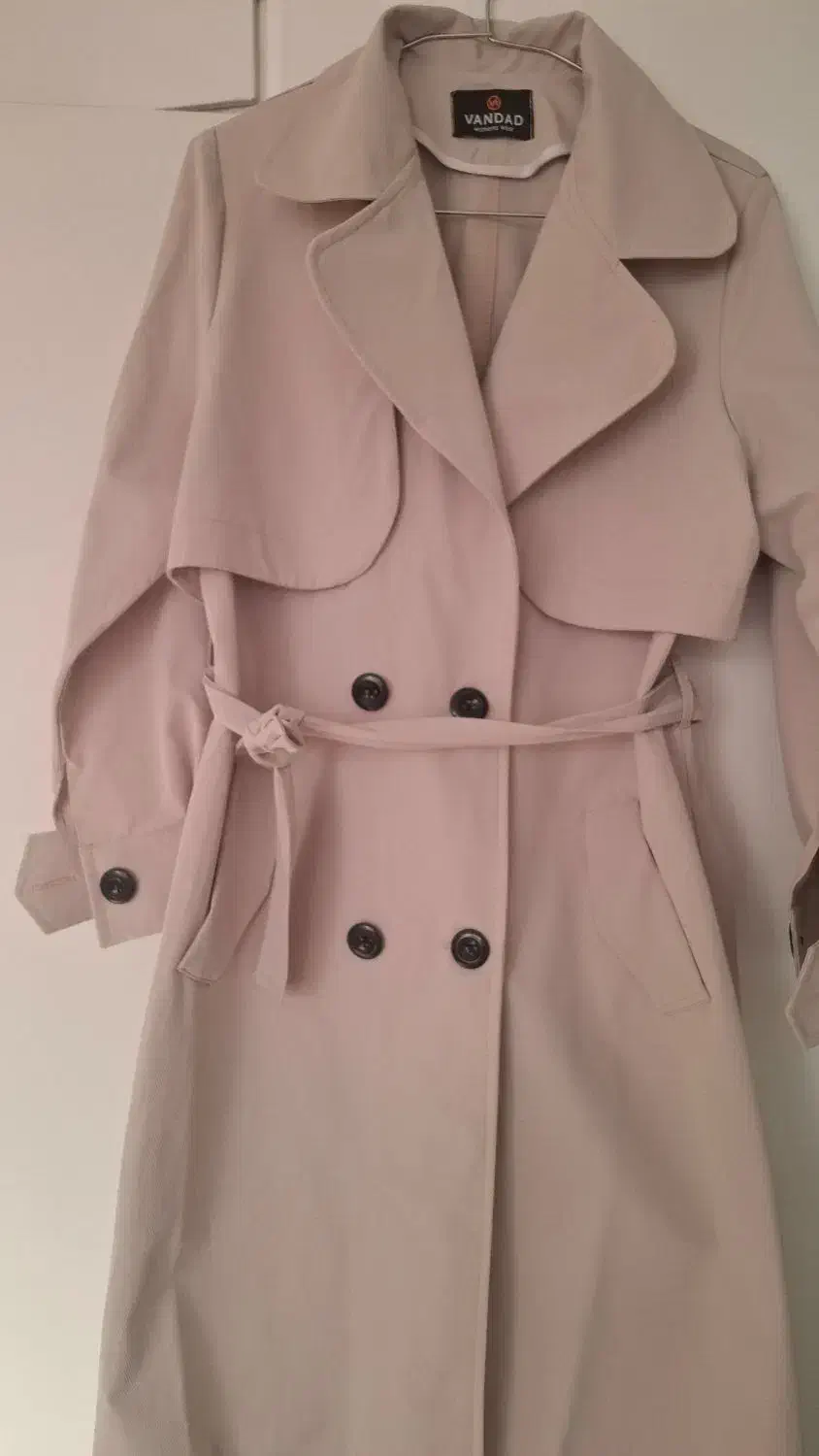 مانتوبارونی،پولیور|لباس|فردیس, داوری|دیوار