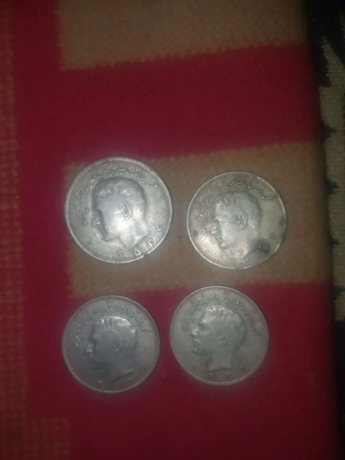 پول قدیمی و انگشتر و زیر گلویی قدیمی|کلکسیون و سرگرمی|زرند, |دیوار