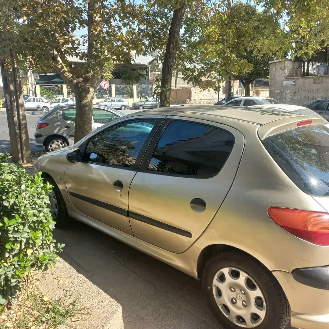 پژو ۲۰۶مدل ۸۲|خودرو سواری و وانت|تهران, دریاچه شهدای خلیج فارس|دیوار