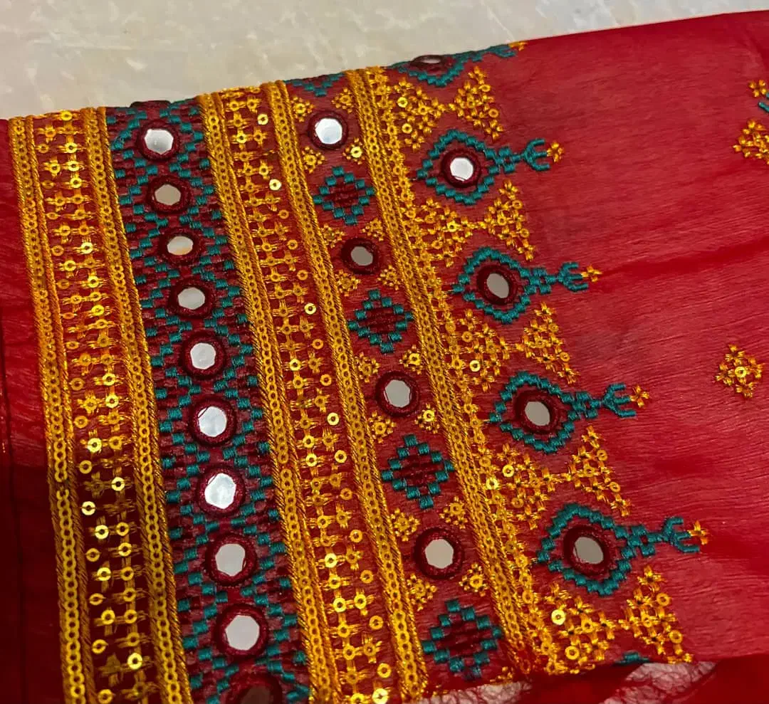 زردکار میکنم|لباس|ایرانشهر, |دیوار