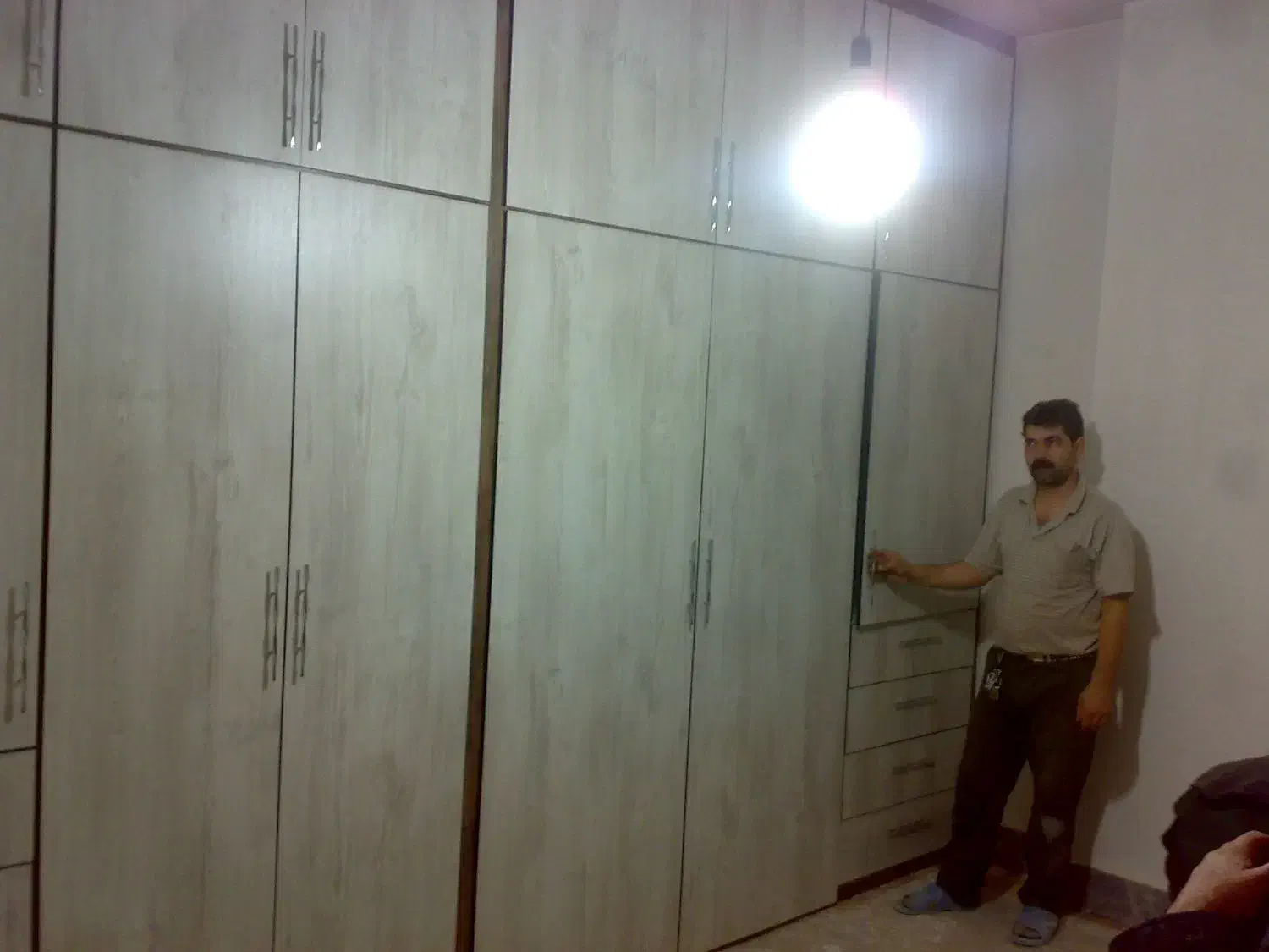 نصاب کابینت MDF کمدیواری درب ضدسرقت واتاقی|خدمات پیشه و مهارت|کنگاور, |دیوار