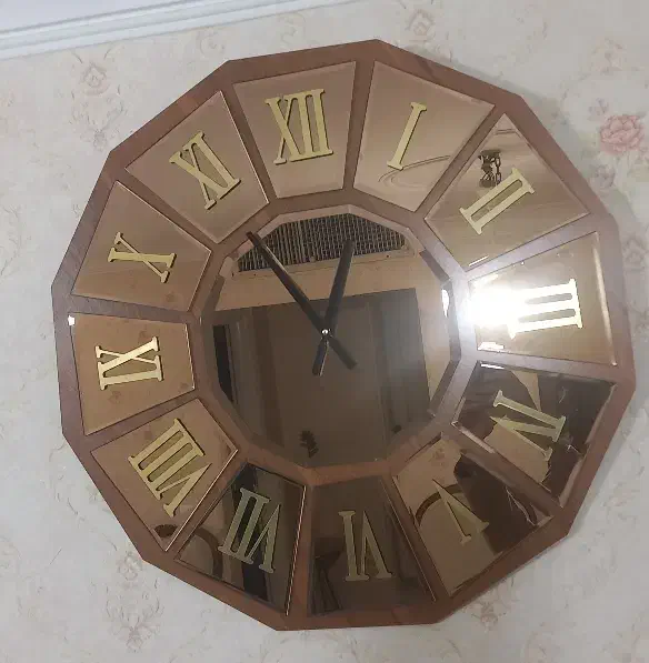 ساعت سالم و تمیز|ساعت دیواری و تزئینی|قم, شهرک امام حسن|دیوار